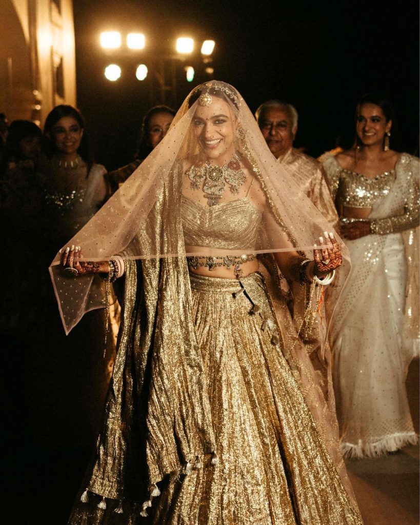 Golden lehenga outlet look